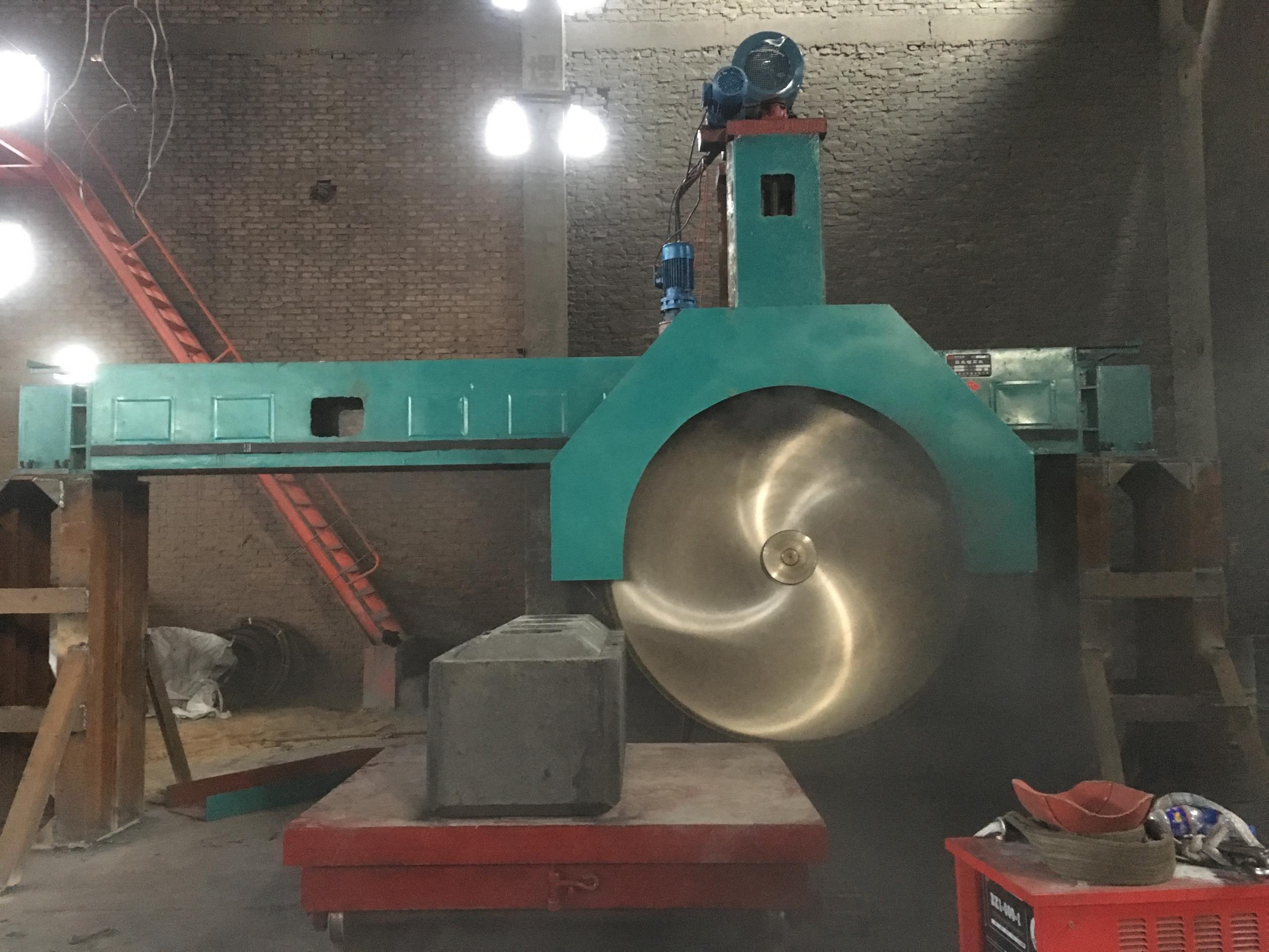 碳素切割機主要用來切割什么材料？